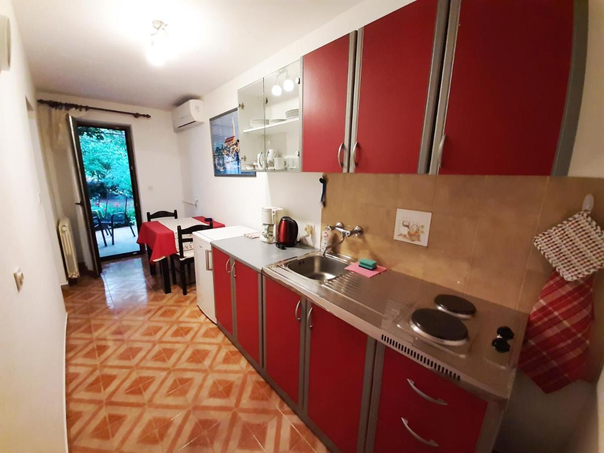 Cvitic Apartments Ровинь Экстерьер фото