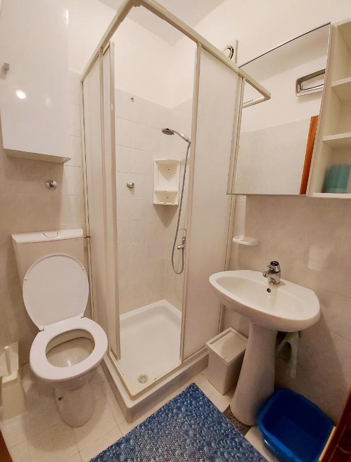 Cvitic Apartments Ровинь Экстерьер фото