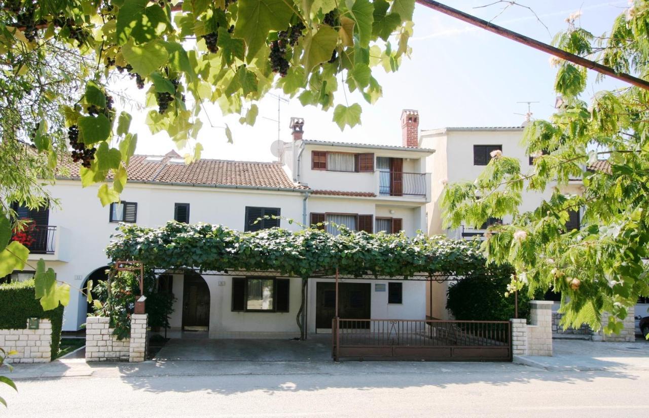 Cvitic Apartments Ровинь Экстерьер фото